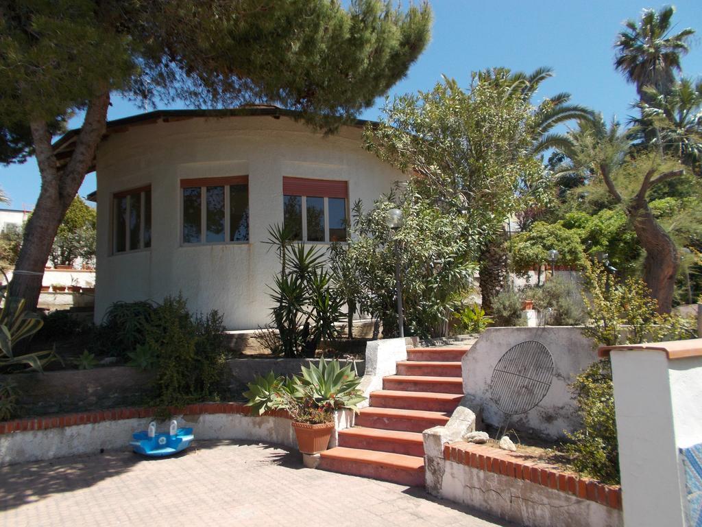 Holiday House Torre Di Manfria Villa Gela Bagian luar foto